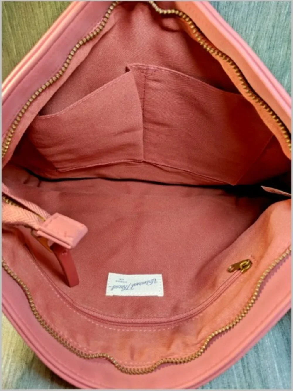 Universal Thread Coral Hobo Shoulder Bag Crossbody Purse Removable Strap Pocket